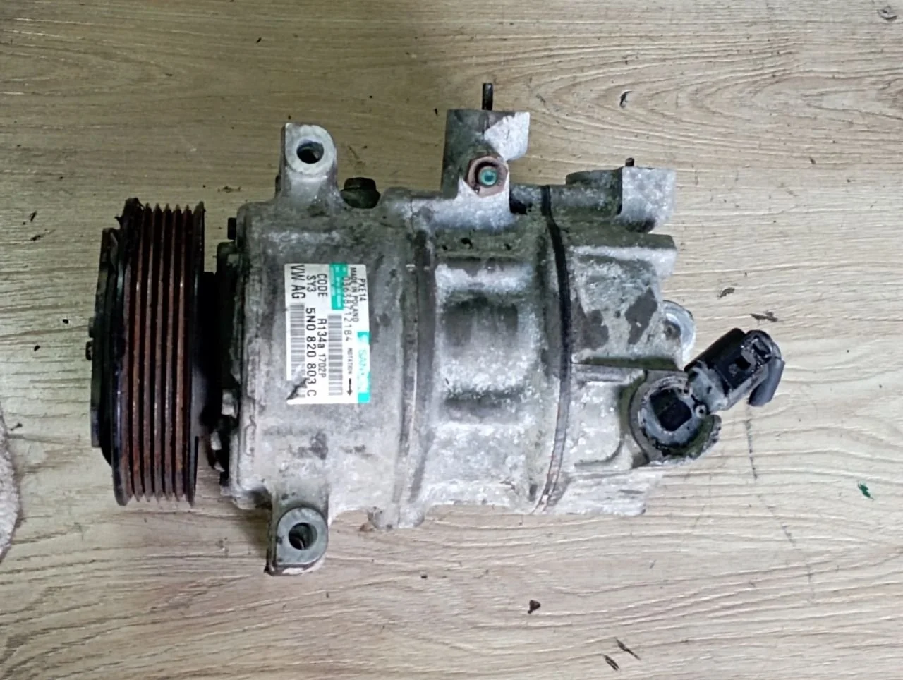 Компрессор кондиционера 5N0820803C Volkswagen Golf 6 1.2 Бензин