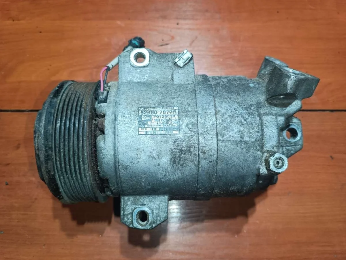 Компрессор кондиционера 926007877R Renault Koleos 2.0 Дизель