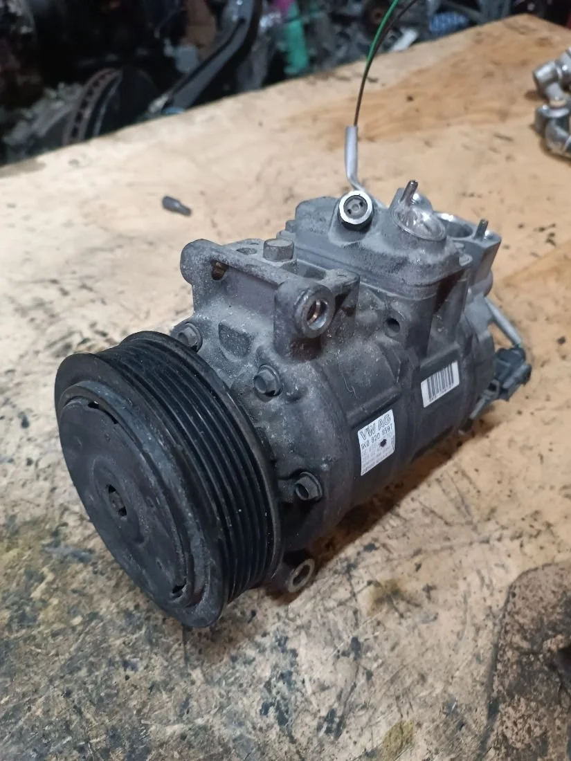Компрессор кондиционера 1K0820859T Volkswagen Golf 5 1.6 Бензин
