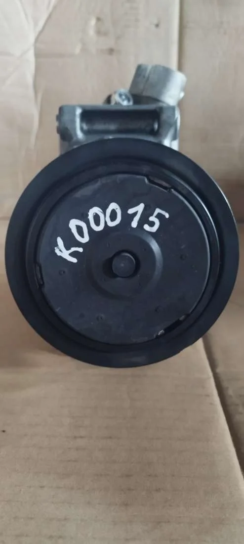 Компрессор кондиционера 1K0820859T Volkswagen Golf 6 1.4 Бензин