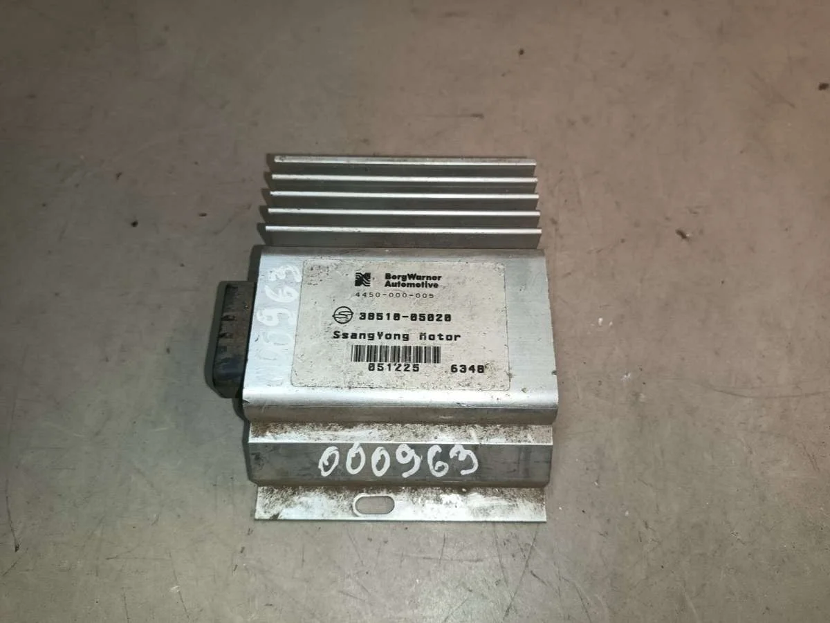 Блок управления раздаточной коробки 3851005020 SsangYong Musso 0