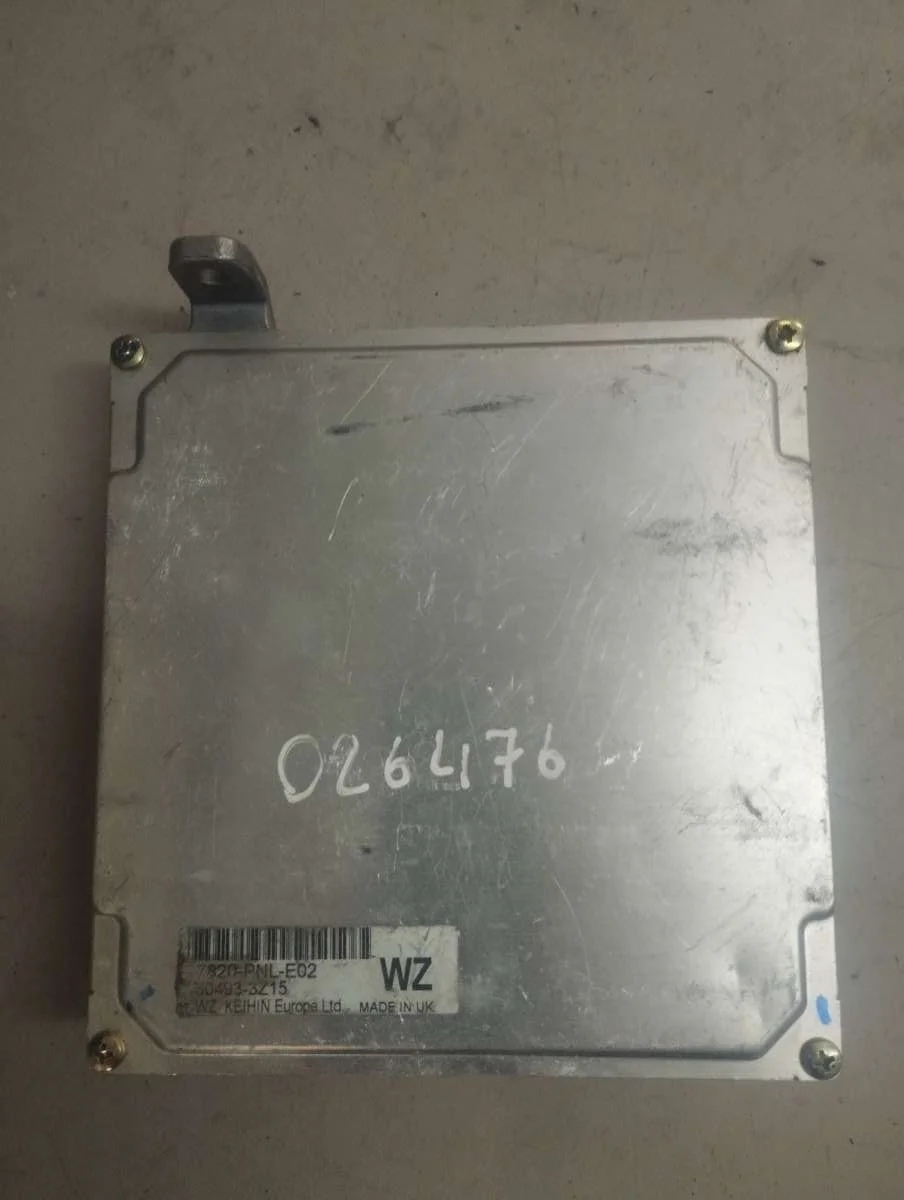 Блок управления двигателем 37820PNLE02 Honda CR-V 2 2.0 Бензин