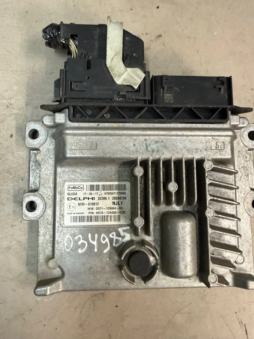 Блок управления двигателем 97RI010012 Ford Escape 3 restailing 2.0 Дизель