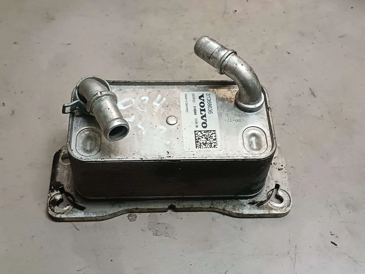 Теплообменник масляного фильтра 31368636 Volvo S60 2 2.0 Дизель