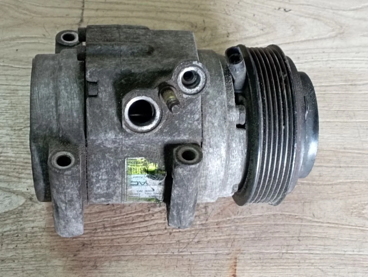 Компрессор кондиционера 6711303011 SsangYong Kyron 2.0 Дизель