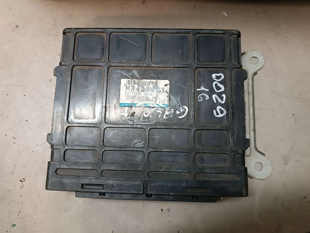 Блок управления двигателем MR420431 Mitsubishi Galant 8 0