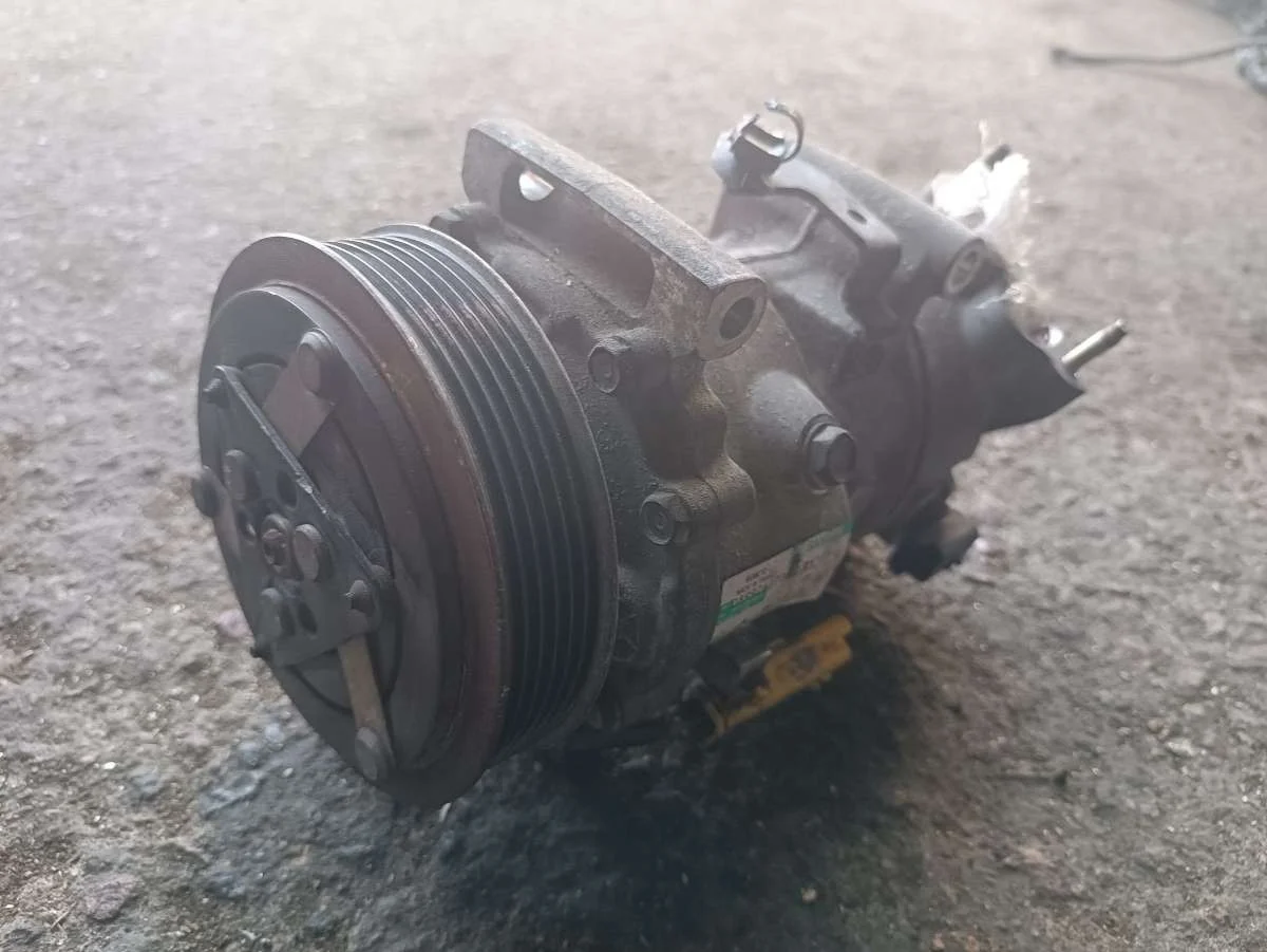 Компрессор кондиционера 9671216280 Peugeot 308 1 1.6 Бензин