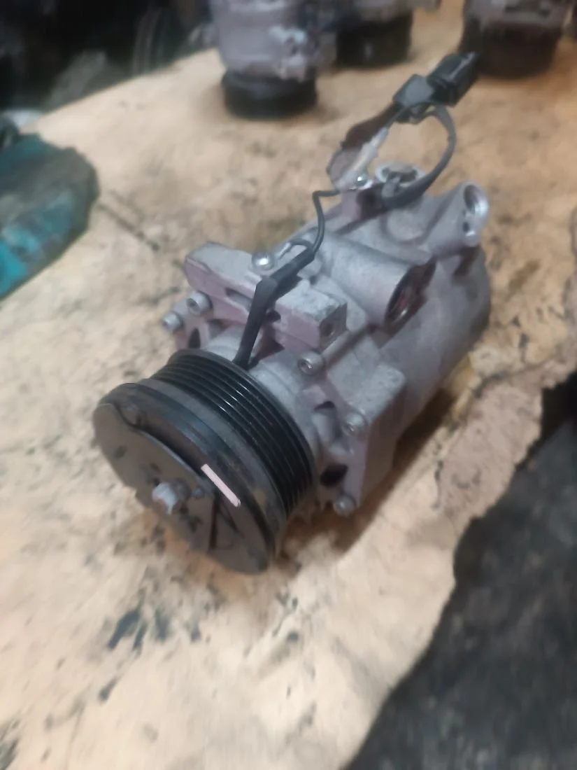 Компрессор кондиционера AKC200A221 Mitsubishi Outlander 2 2.4 Бензин