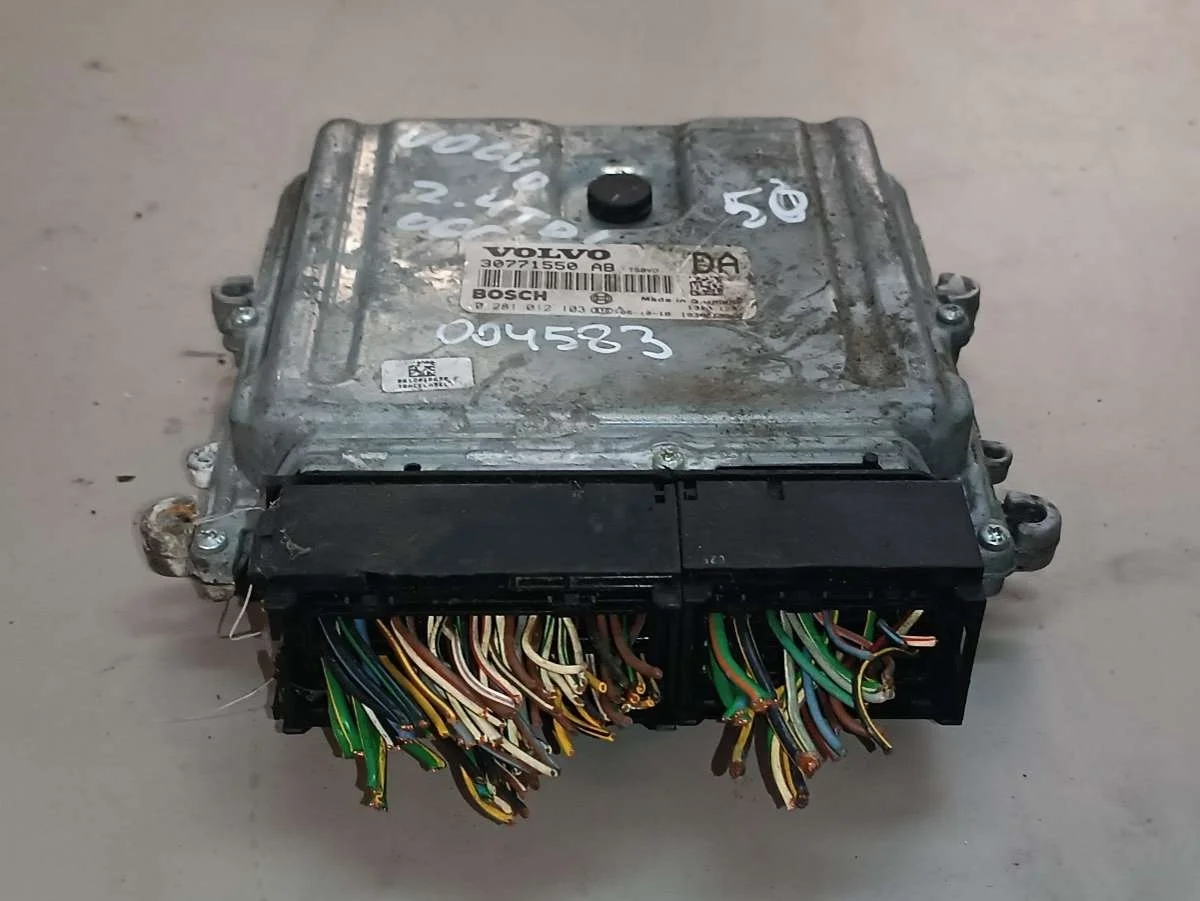Блок управления двигателем 30771550 Volvo S60 1 2.4 Дизель