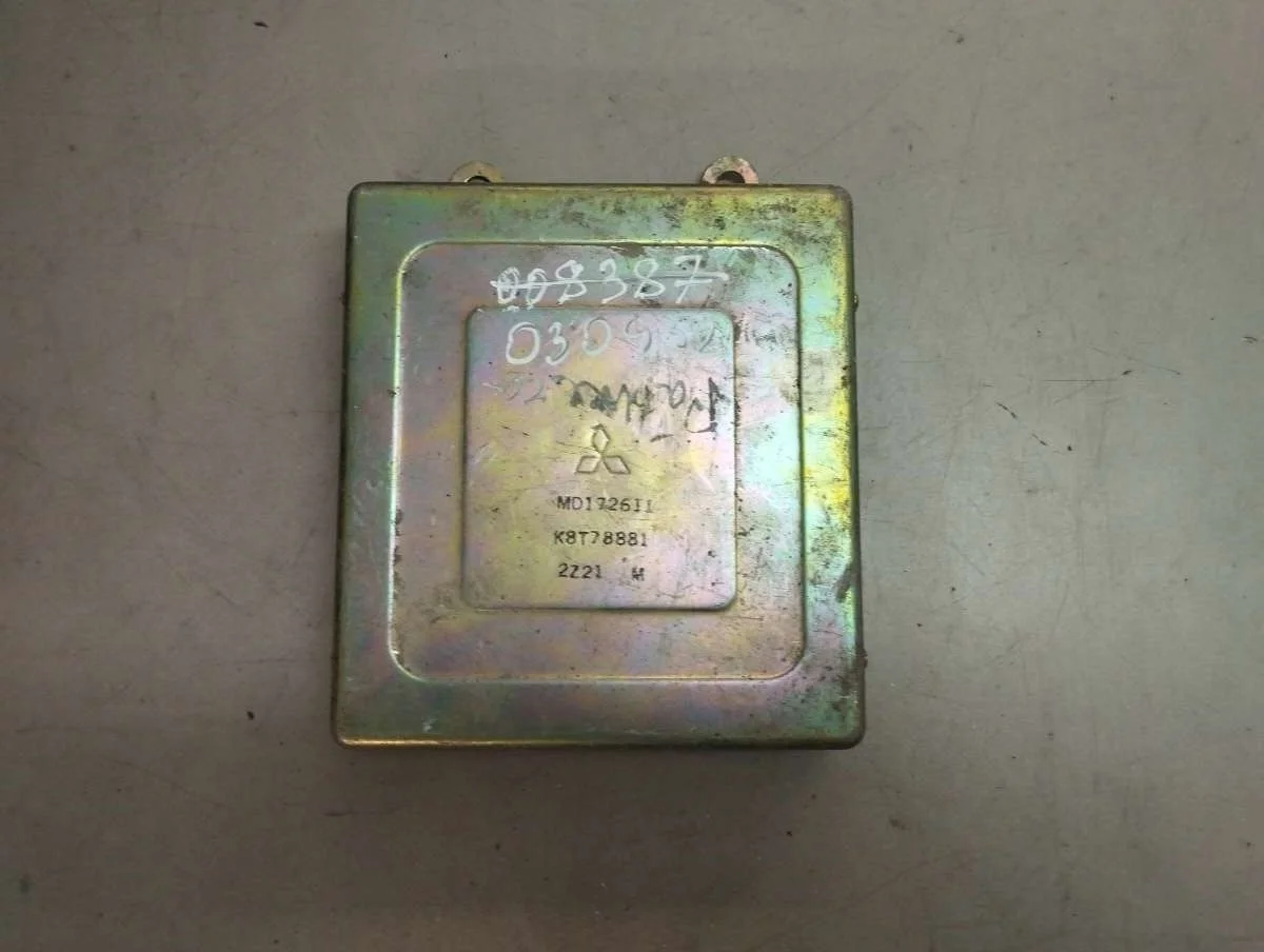 Блок управления двигателем MD172611 Mitsubishi Pajero 2 2.5 Дизель