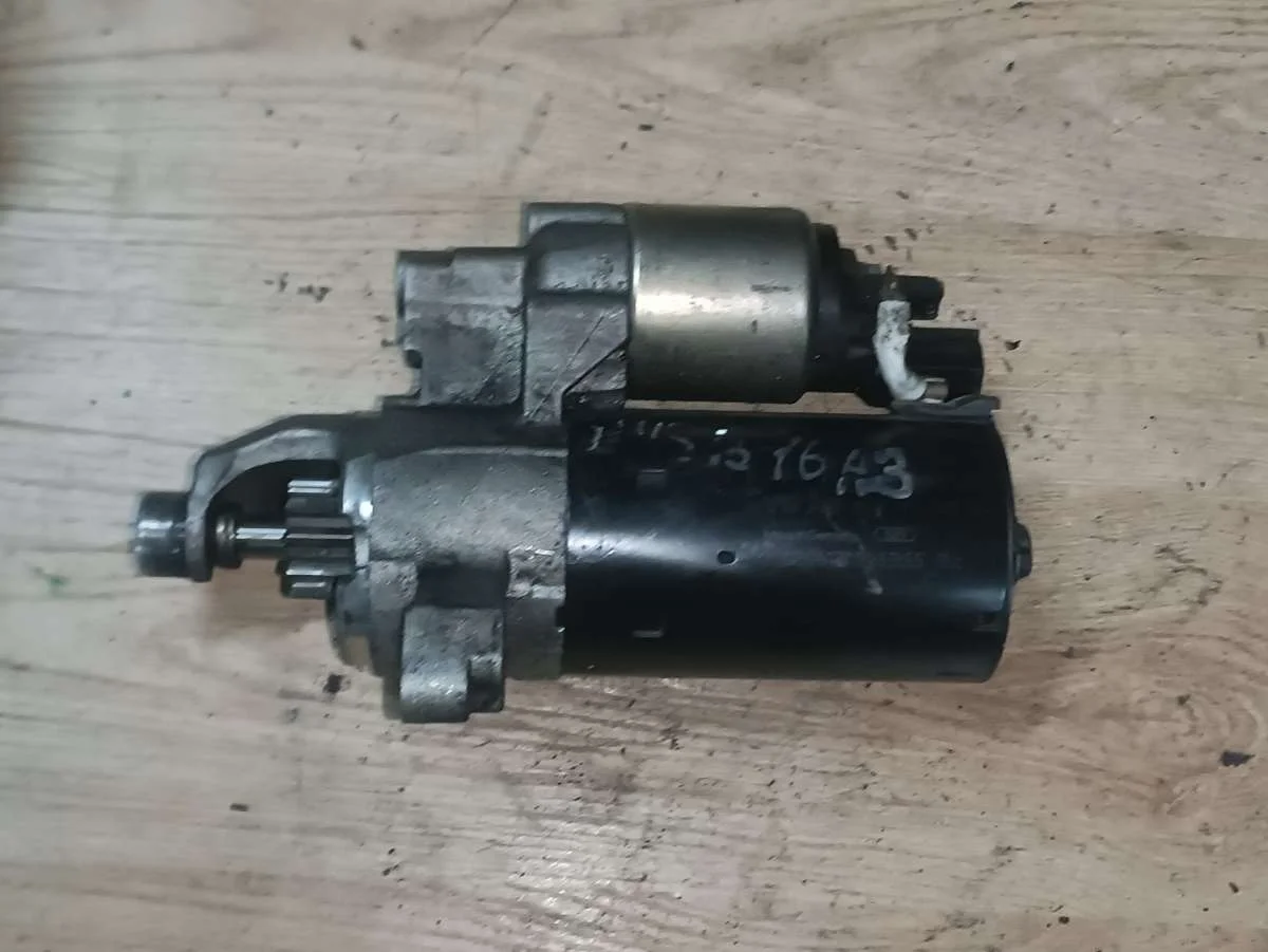 Стартер 079911021c Audi A8 D3 (S8) 3.0 Бензин