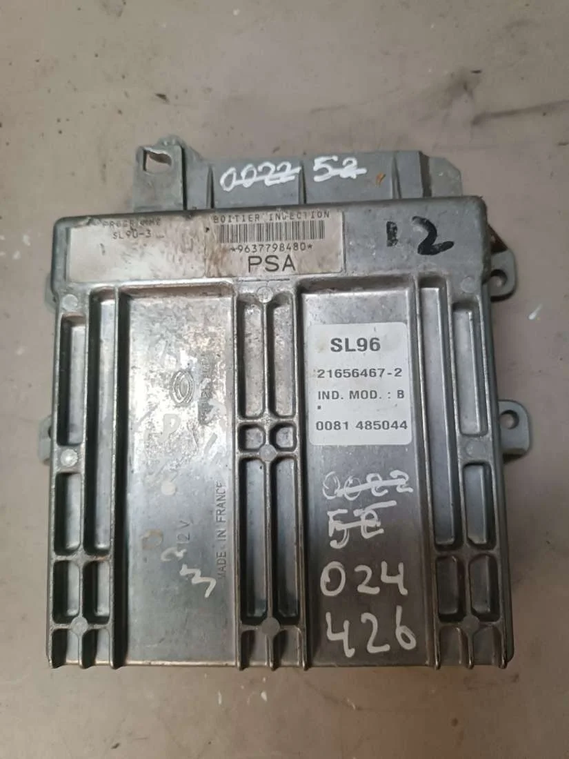 Блок управления двигателем 9637798480 Citroen Xantia  0