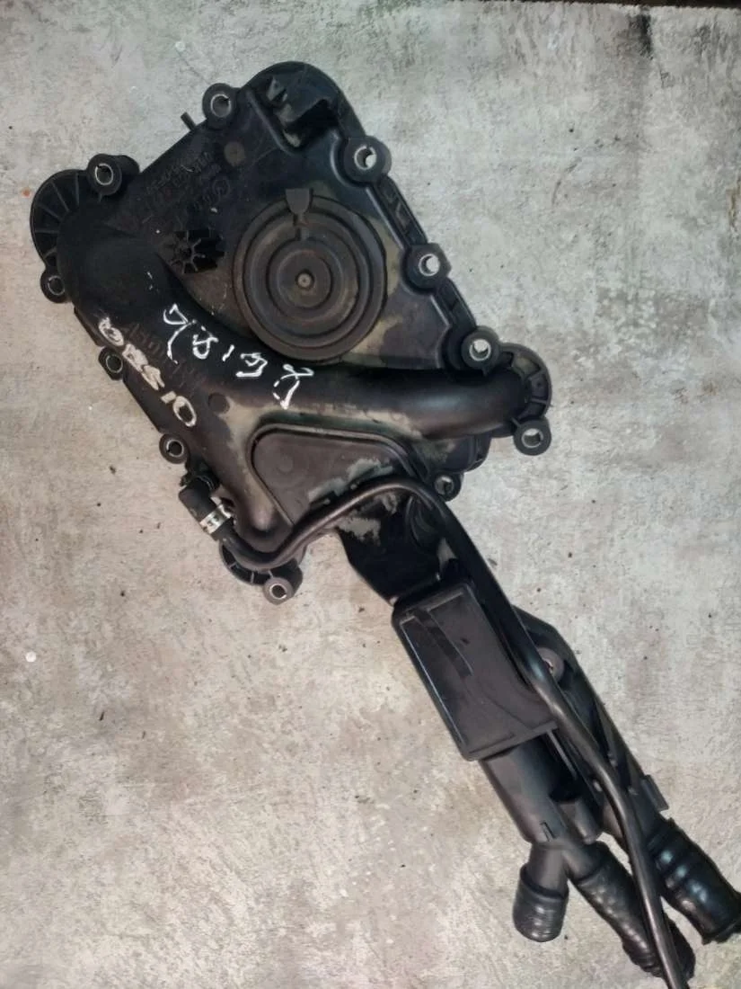 Маслоотделитель (сапун) 06E103547 Audi Q5 1 3.2 Бензин