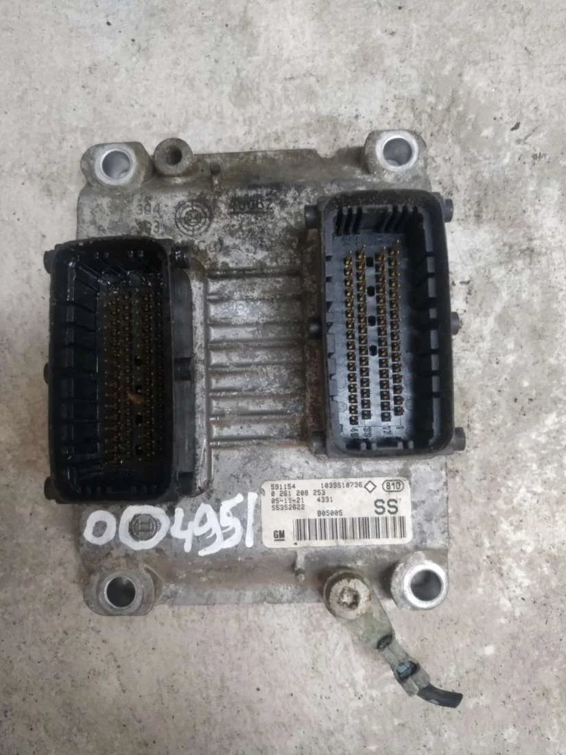 Блок управления двигателем 0261208253 Opel Corsa C 1.2 Бензин