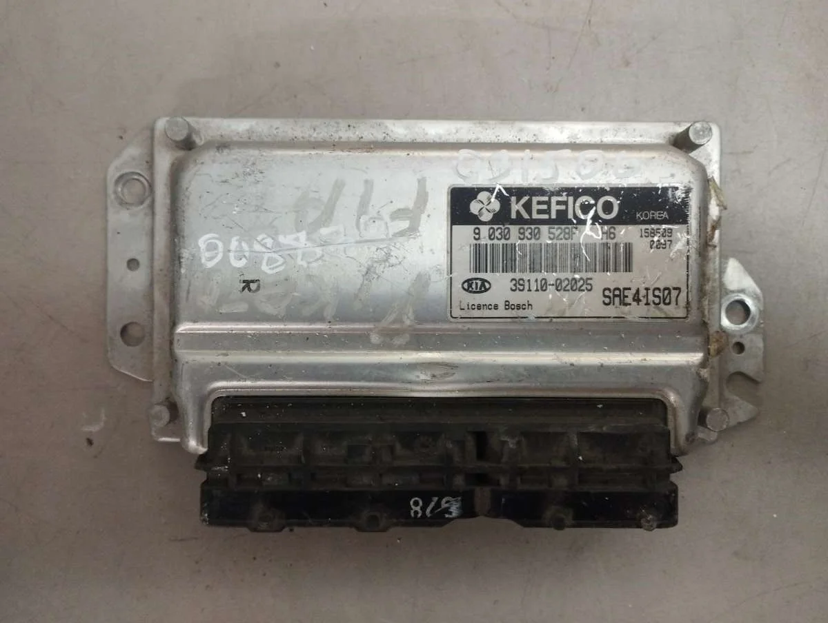 Блок управления двигателем 3911002025 Kia Picanto 1 0
