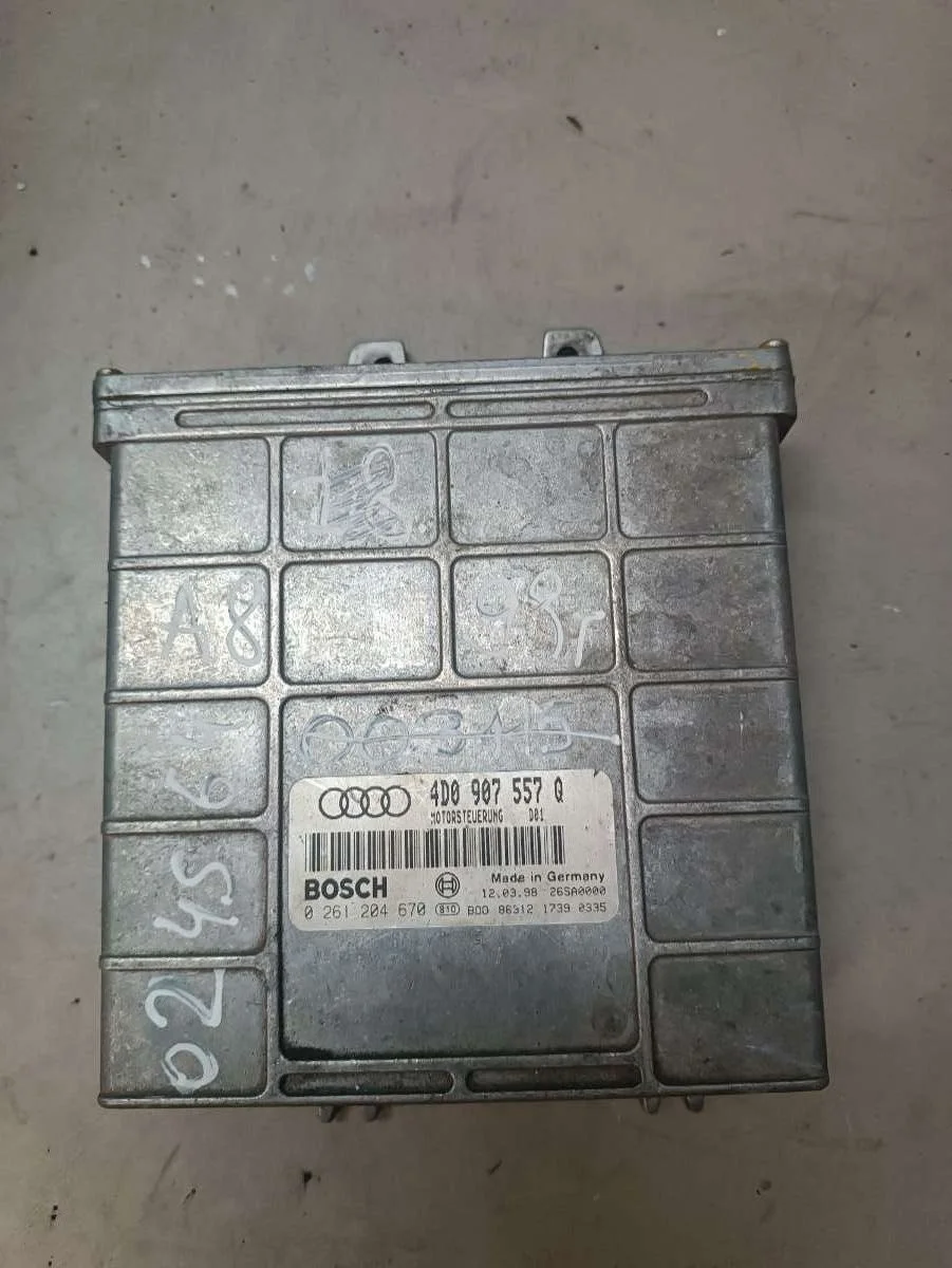 Блок управления двигателем 4D0907557Q Audi A8 D2 (S8) 0