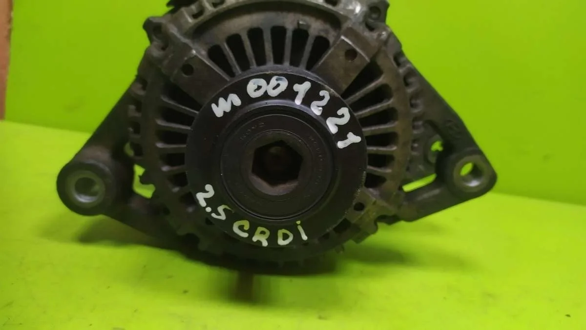 Генератор  373004A300 Hyundai Starex 2.5 Дизель