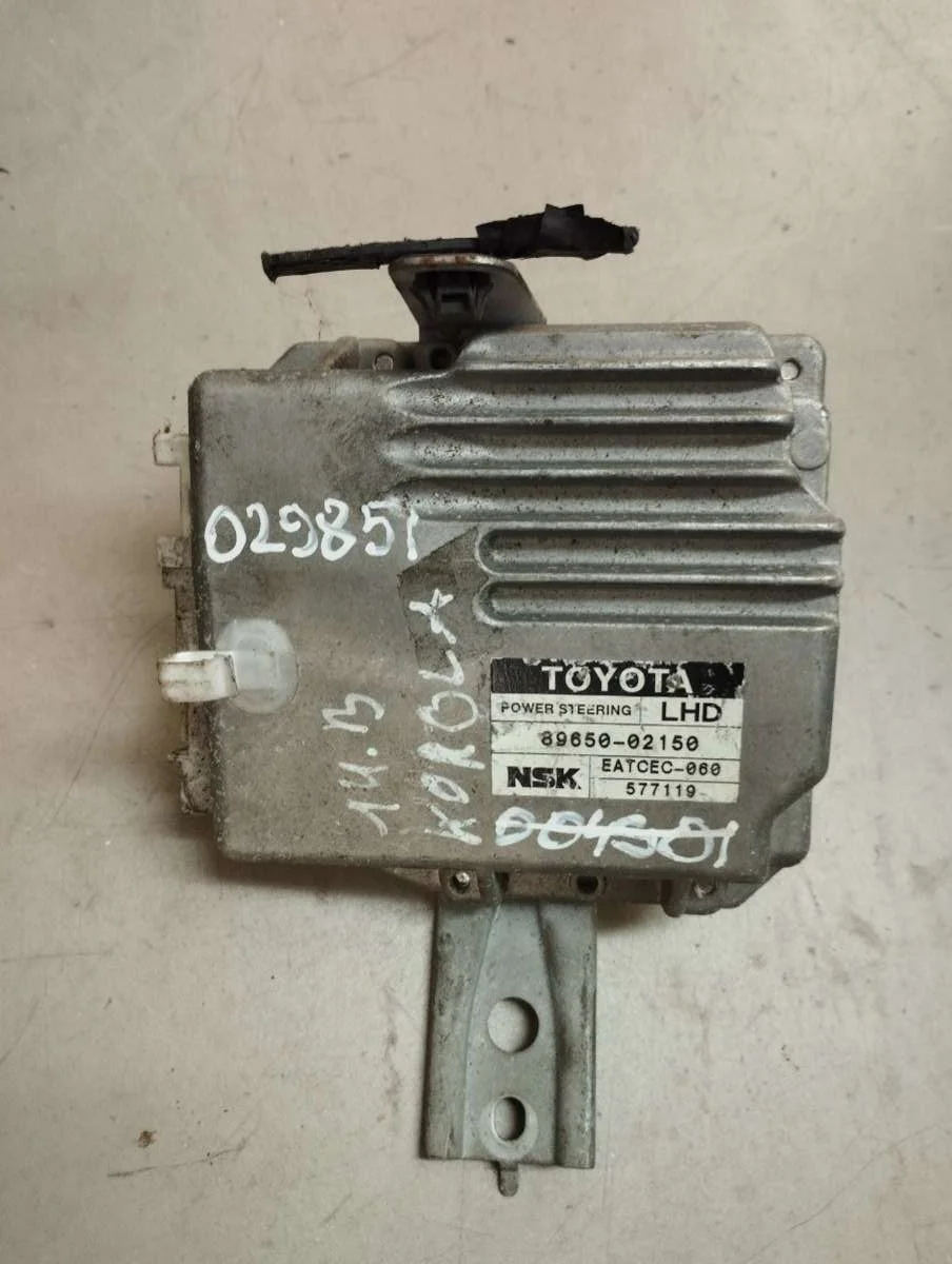 Блок управления рулевой рейки 8965002150 Toyota Corolla E120 0