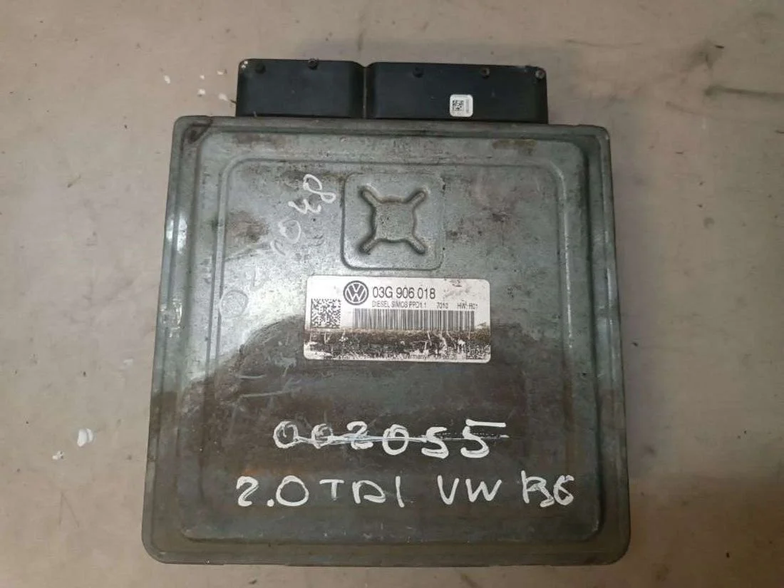 Блок управления двигателем  03G906018 Volkswagen Passat B6 2.0 Дизель