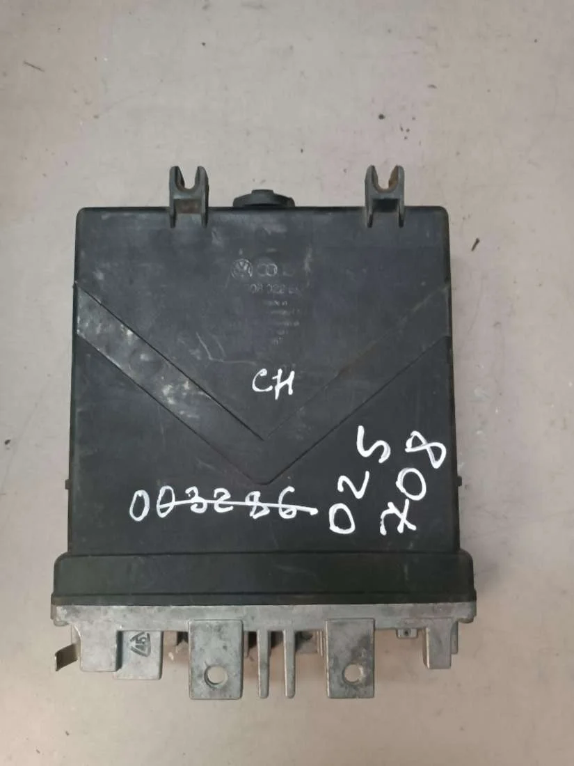 Блок управления двигателем 037906022ED Volkswagen Passat B3 0