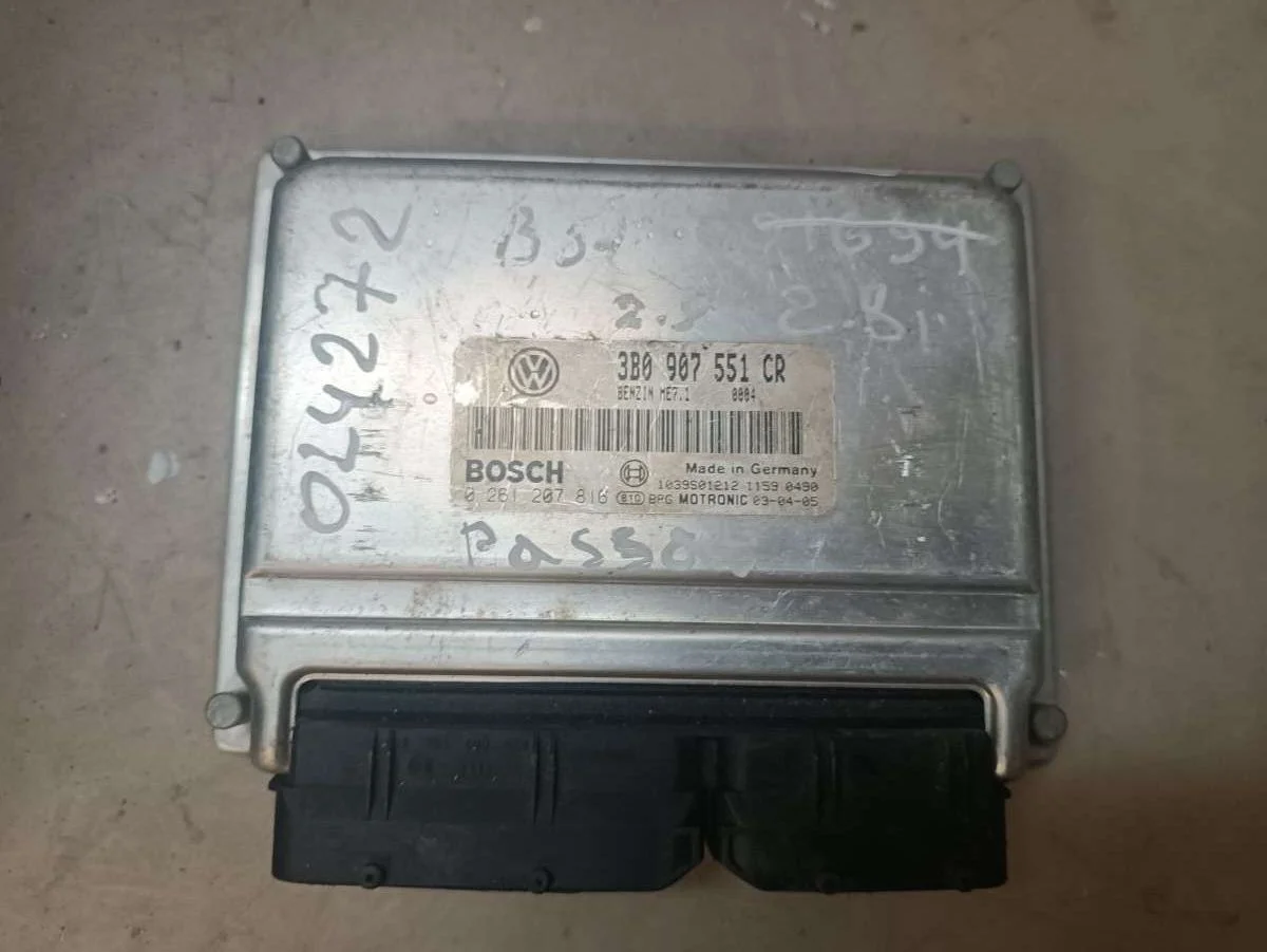 Блок управления двигателем 3B0907551CR Volkswagen Passat B5 0