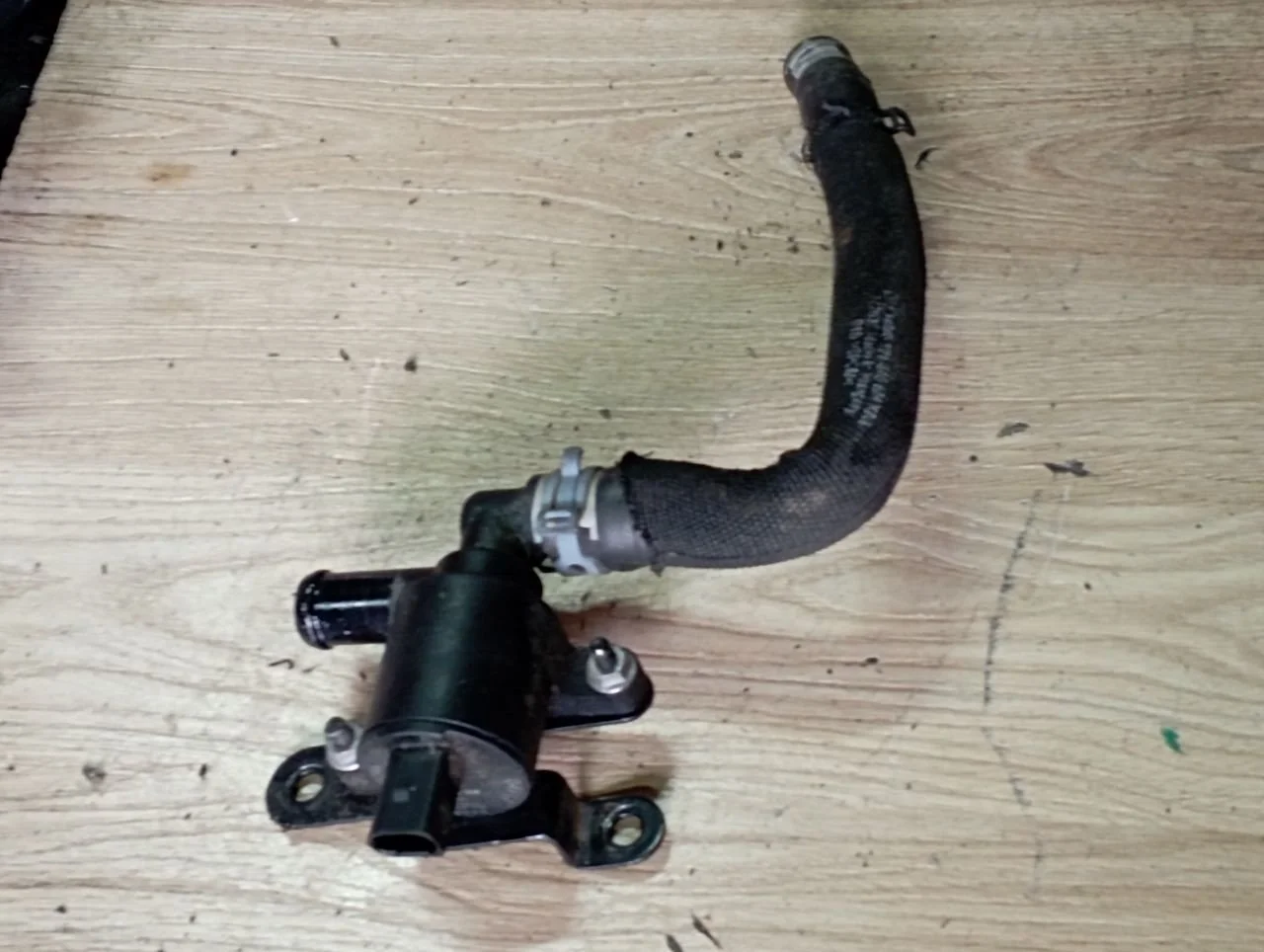 Насос антифриза дополнительный 4H0121671D Volkswagen Passat B8 3.0 Дизель