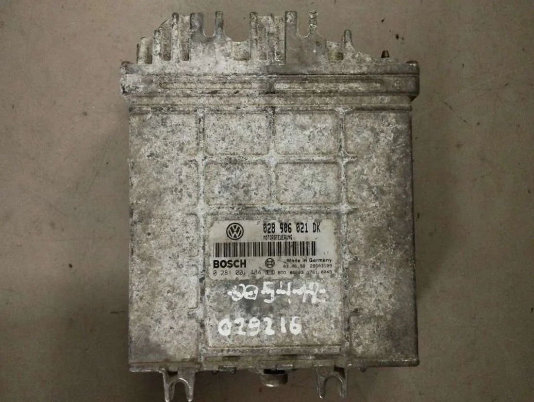 Блок управления двигателем 028906021DK Volkswagen Passat B4 1.9 Дизель