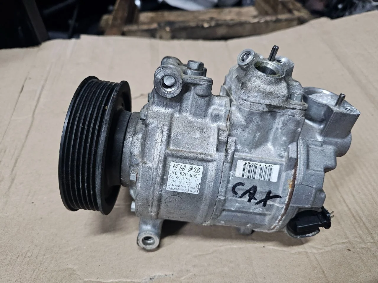 Компрессор кондиционера 1K0820859T Volkswagen Golf 5 1.4 Бензин