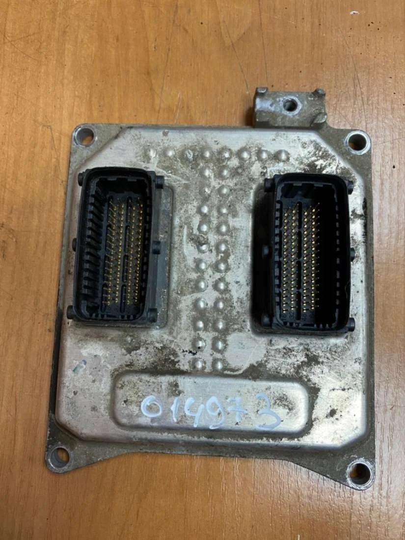 Кронштейн генератора 55355631 Opel Zafira B 1.8 Бензин