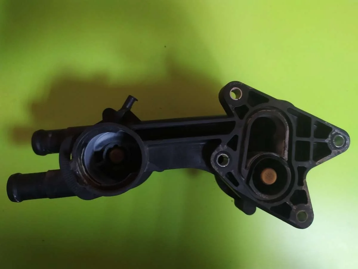 Корпус термостата 03C121111T Volkswagen Sharan 2 1.4 Бензин