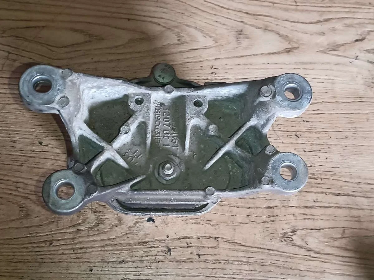 Подушка крепления кпп 8K0399151 Audi A4 B8 (S4,RS4) 3.0 Дизель