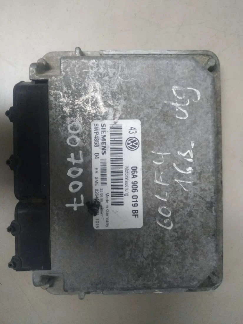 Блок управления двигателем 06A906019BF Volkswagen Bora 1.6 Бензин