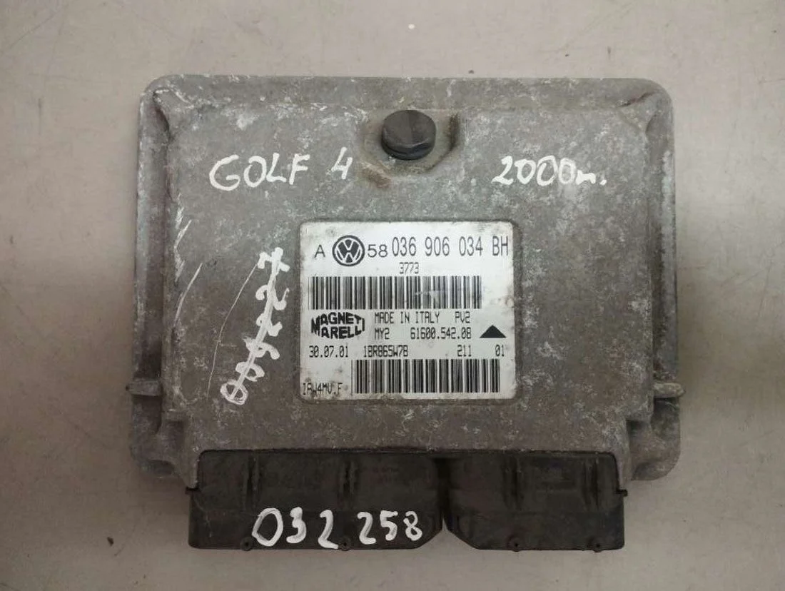 Блок управления двигателем 6160054208 Volkswagen Golf 4 1.6 Бензин