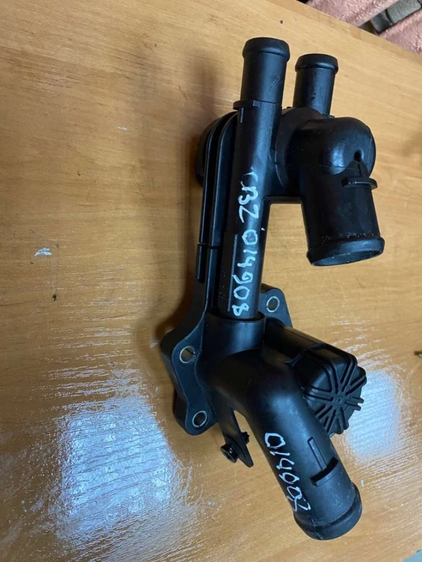 Корпус термостата 03F121111A Volkswagen Golf 6 1.2 Бензин