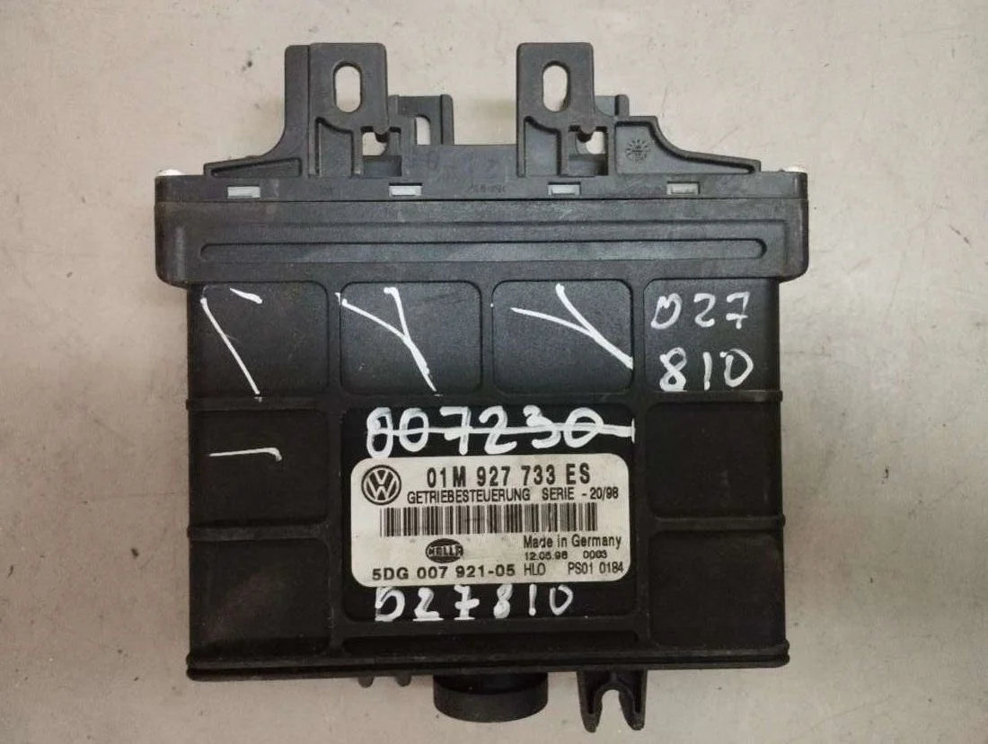 Блок управления АКПП 01M927733ES Volkswagen Golf 4 1.9 Дизель