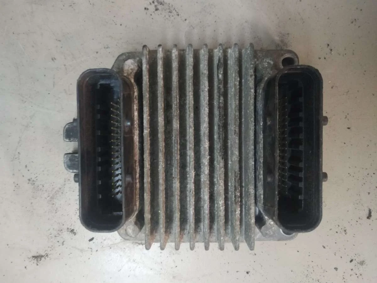 Блок управления двигателем 16250009 Opel Zafira A 1.6 Бензин