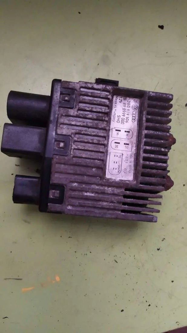 Реле вентилятора 3B0919506 Volkswagen Caravelle T5 2.5 Дизель