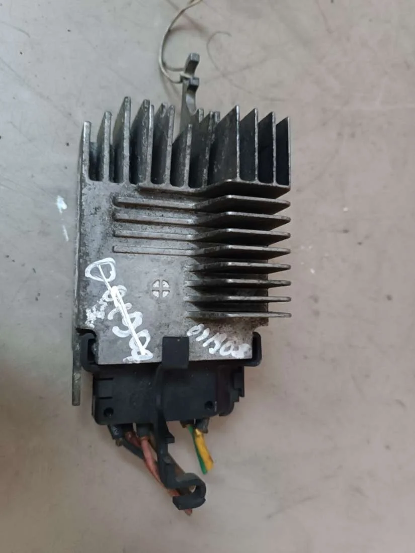 Блок управления вентилятора 8E0959501T Audi A4 B5 (S4,RS4) 2.0 Дизель