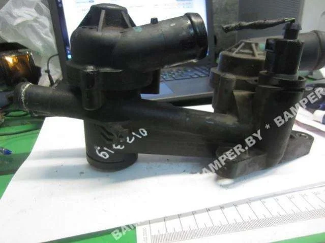 Корпус термостата 03C121111P Volkswagen Golf 6 1.4 Бензин