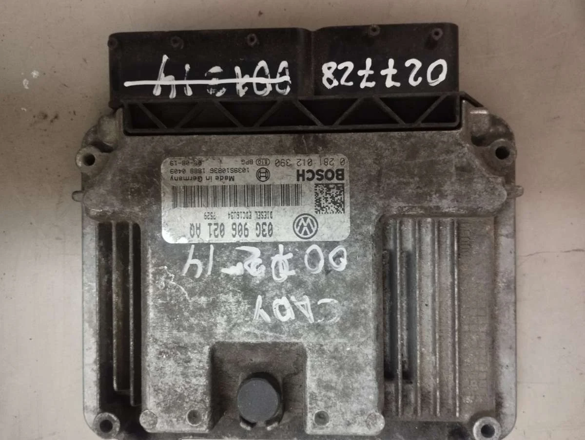 Блок управления двигателем 03G906021AQ Volkswagen Caddy 3 1.9 Дизель