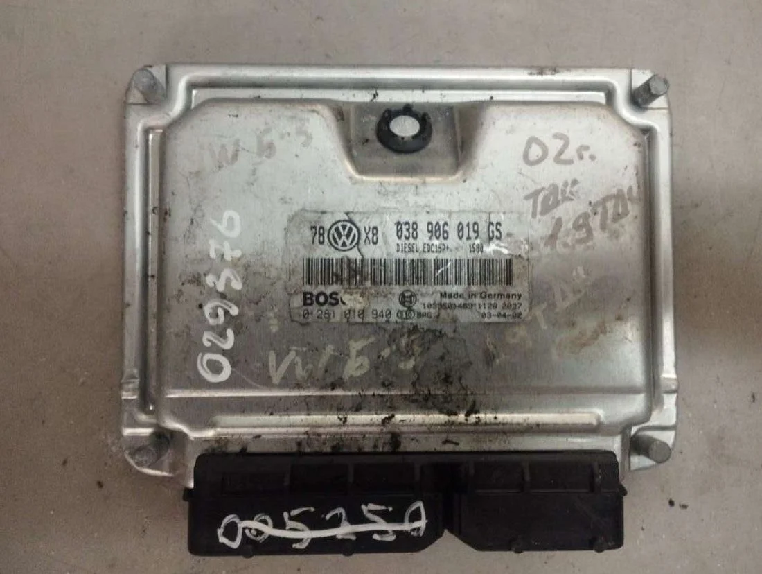 Блок управления двигателем 038906019GS Volkswagen Passat B5 1.9 Дизель