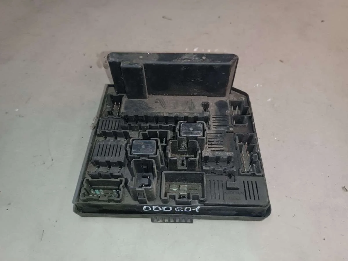 Блок предохранителей 284B7JD000 Nissan Qashqai 1  2.0 Бензин