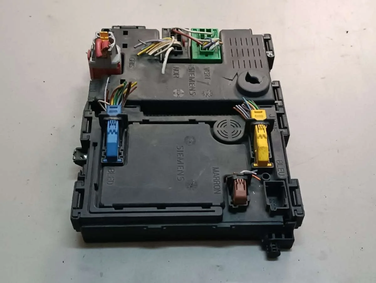 Блок BSI 9626460880 Peugeot 206 1 1.6 Бензин