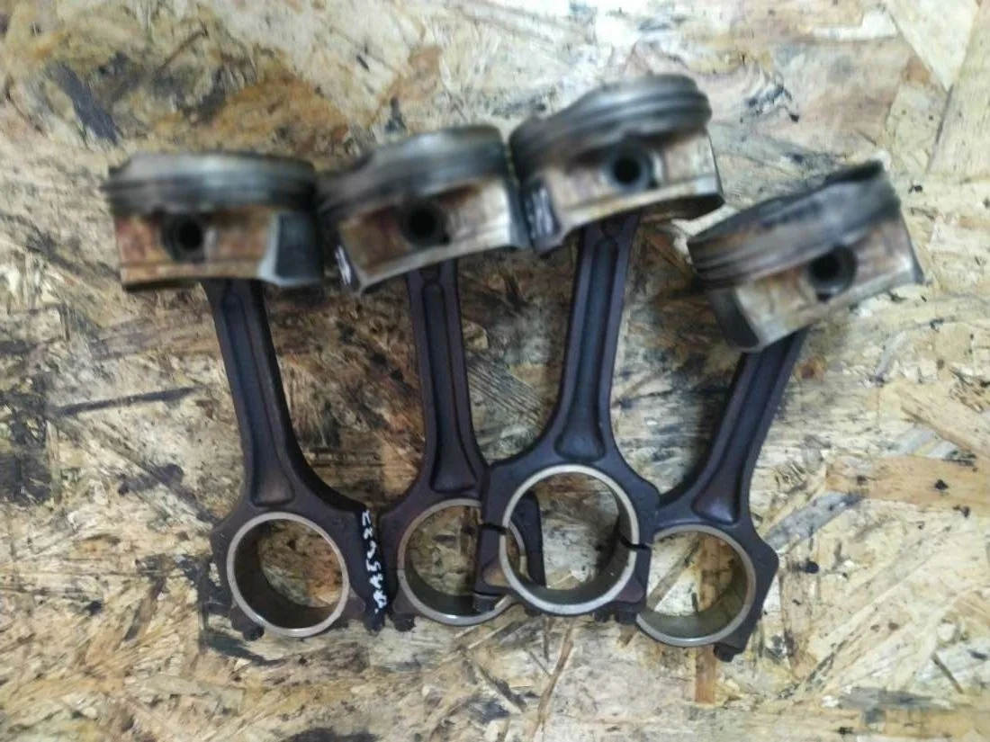 Поршень  9HZ Peugeot 308 1 1.6 Дизель