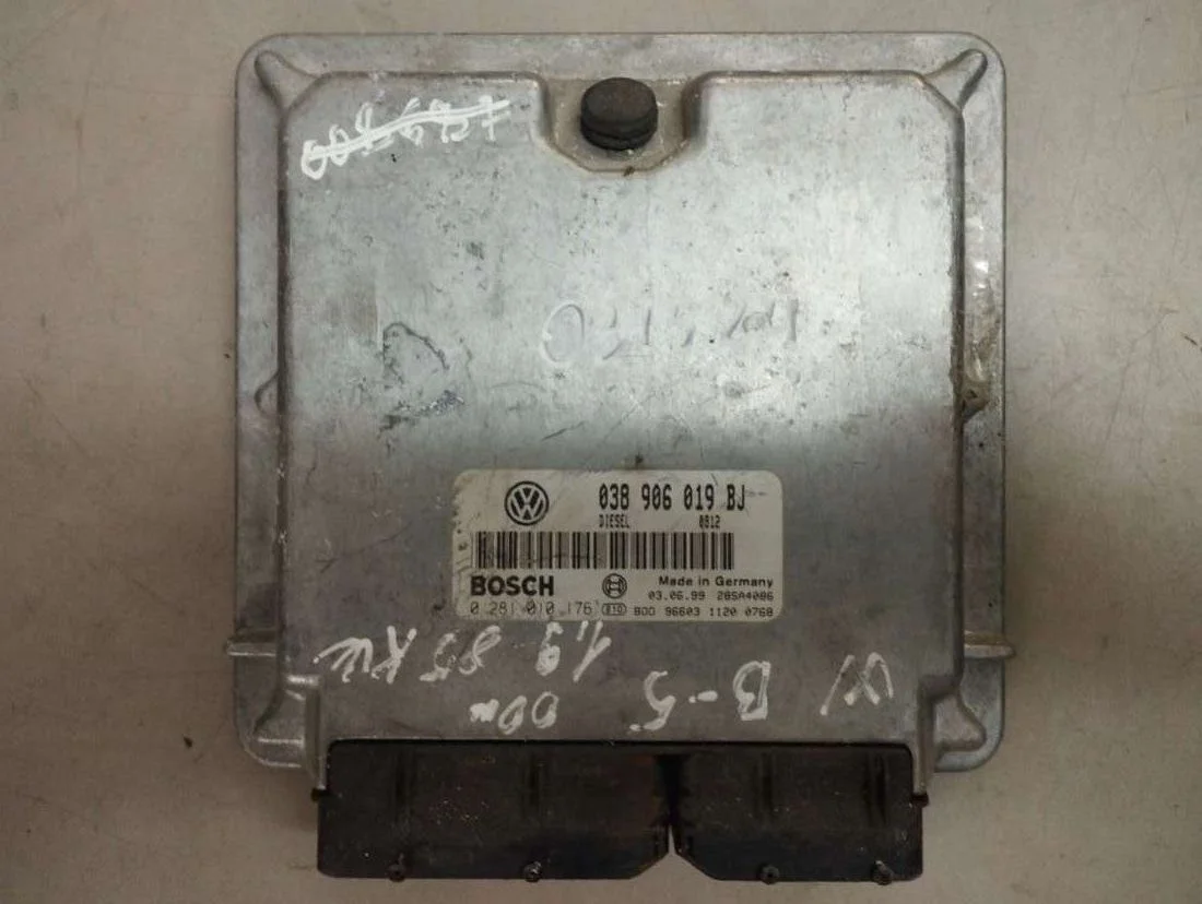 Блок управления двигателем 038906019BJ Volkswagen Passat B5 1.9 Дизель