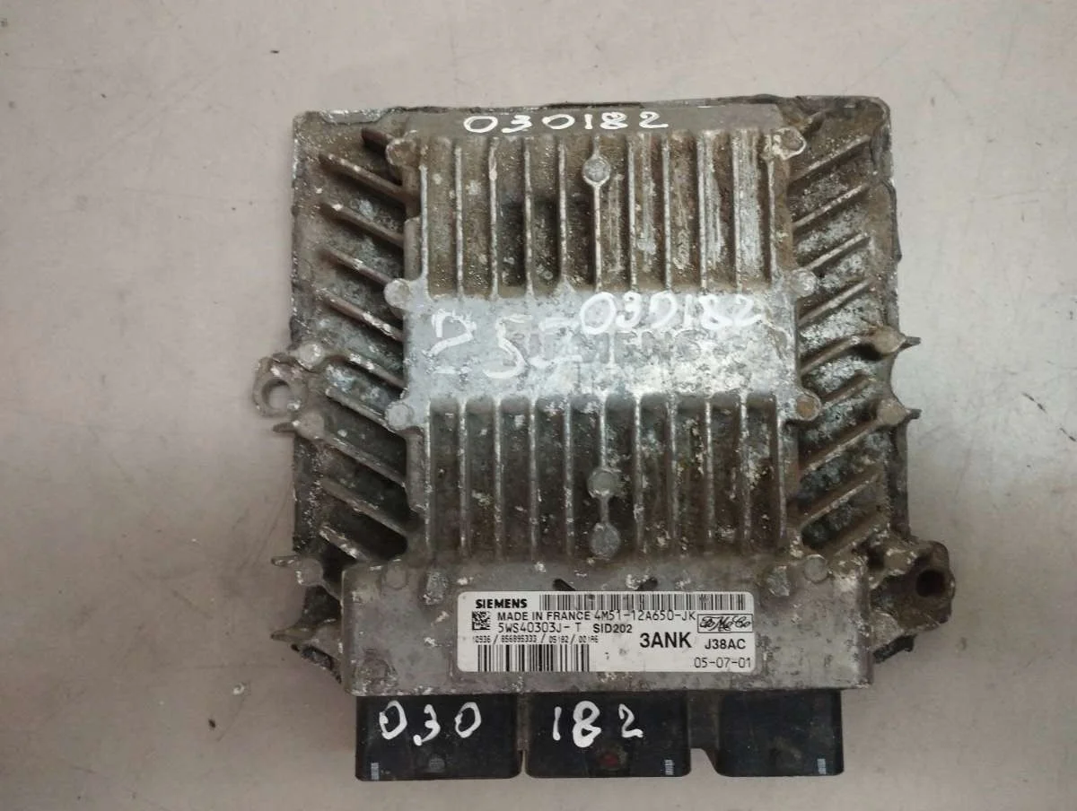 Блок управления двигателем 5WS40303JT Ford Focus 2 1.6 Бензин