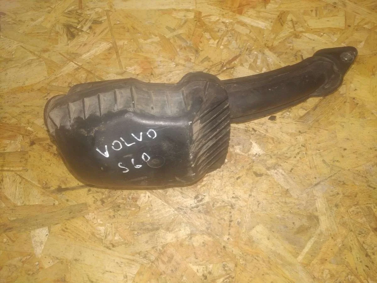 Патрубок воздушного фильтра 30774691 Volvo S60 2 2.4 Дизель