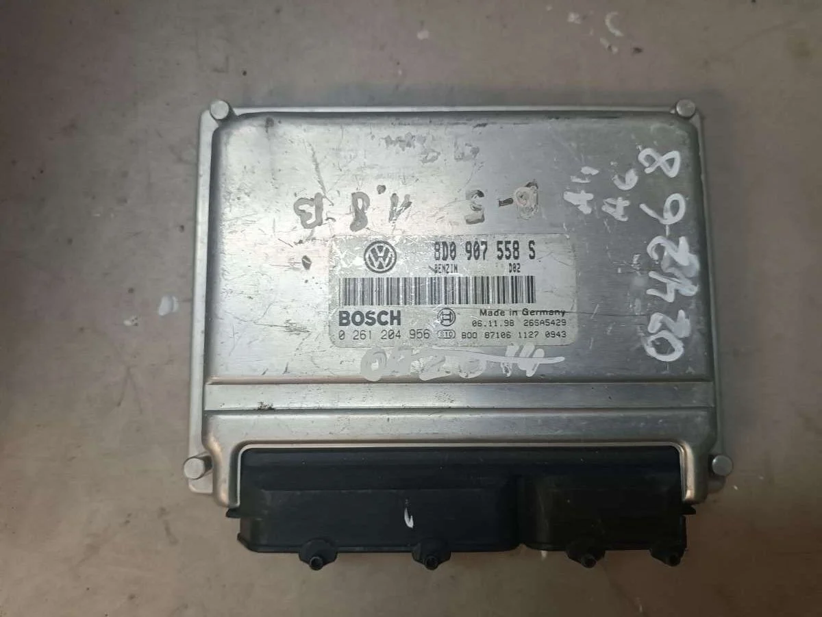 Блок управления двигателем 8D0907558S Volkswagen Passat B5 0