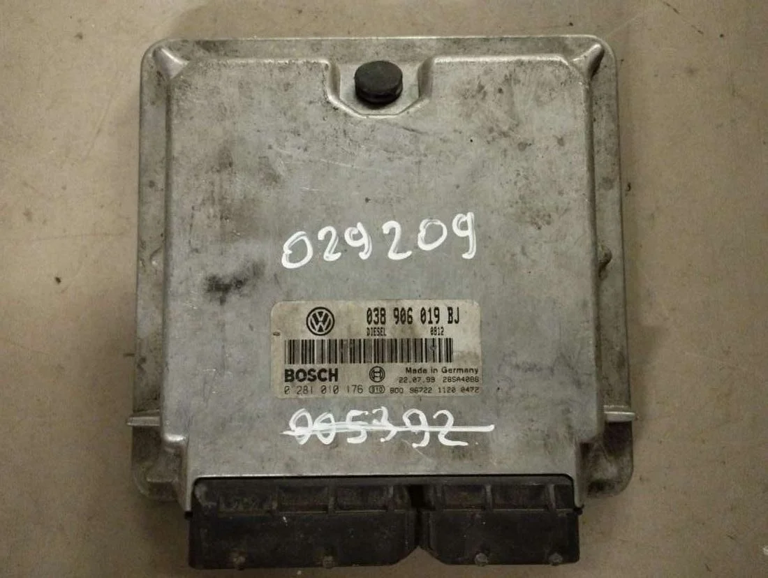 Блок управления двигателем 038906019BJ Volkswagen Passat B5 1.9 Дизель