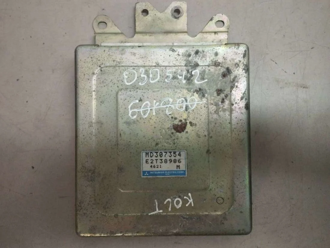 Блок управления двигателем E2T38986 Mitsubishi Colt 4 1.6 Бензин